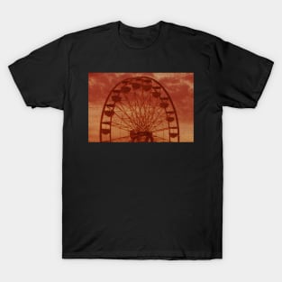 Ferris Wheel at Dusk T-Shirt